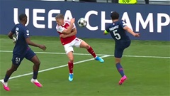 Bàn thắng của Arsenal trước PSG không hợp lệ?