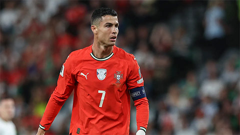 Đồng hương 'vừa đấm vừa xoa' Ronaldo