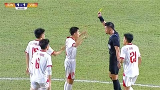 Cận cảnh tình huống thổi pen đầy tranh cãi khiến U19 Việt Nam thua U19 Indonesia