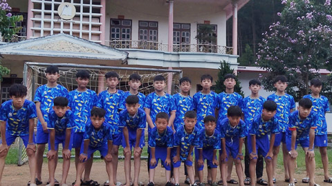 Tạp chí Bóng đá gặp mặt, giao lưu 22 cầu thủ của dự án Gieo ước mơ bóng đá
