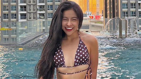 Hot gymer Trần Kim Hà lại gây sốt với bikini bên bể bơi