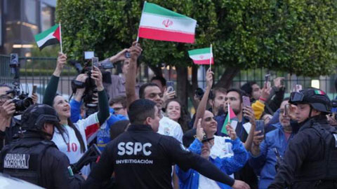 Iran tố cáo Mỹ thu hồi tất cả vé dành cho người hâm mộ của họ trước thềm World Cup