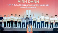 Bộ trưởng Lương Tam Quang chúc mừng CLB Công an Hà Nội
