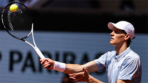 Jannik Sinner làm nóng trước thềm Wimbledon bằng giải sân cỏ ở London