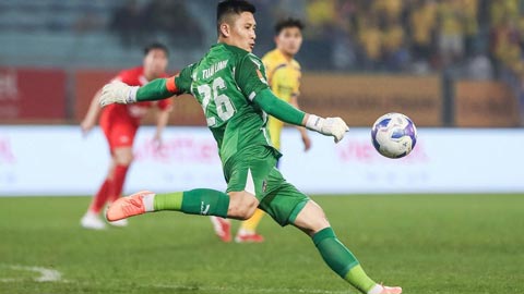 Thủ môn Huỳnh Tuấn Linh, ‘người hùng’ giữa hai thế giới