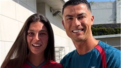 Cristiano Ronaldo khiến fan nữ bật khóc vì một câu nói ngọt ngào