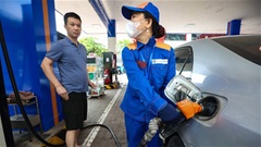 Giá xăng dầu chiều nay 17/6: Giá xăng có thể giảm mạnh vào chiều mai