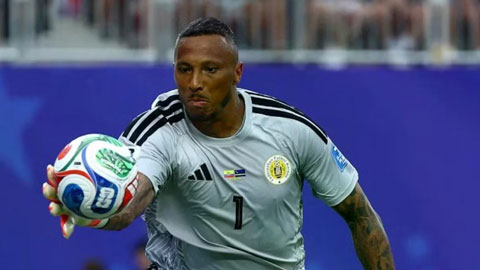 Thủ môn cứu thua hay thứ hai lịch sử World Cup từng khiến Công Phượng ôm hận