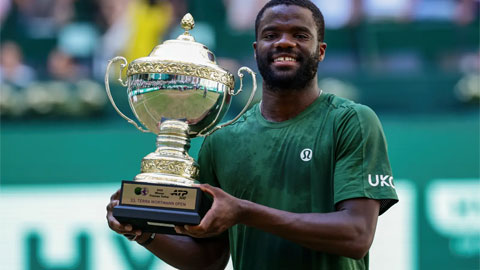Tay vợt người Mỹ đi vào lịch sử Halle Open