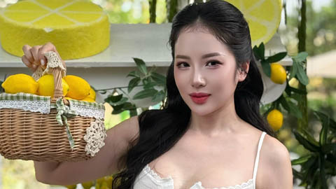 Loan Barbie đăng dòng trạng thái gây tò mò