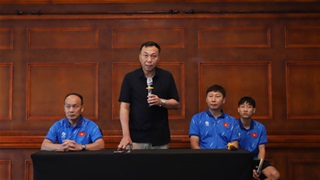 Chủ tịch VFF gặp gỡ, động viên ĐT Việt Nam