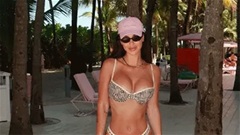 Curacao thăng hoa nhờ ‘chuyện ấy’