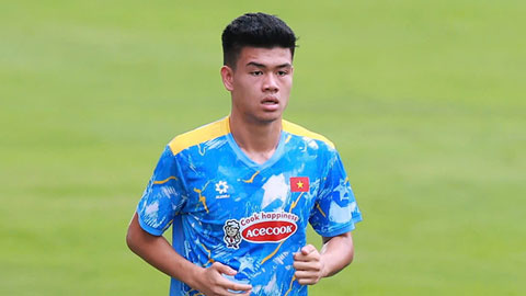 Đinh Quang Kiệt trung vệ cao nhất AFF Cup 2026?