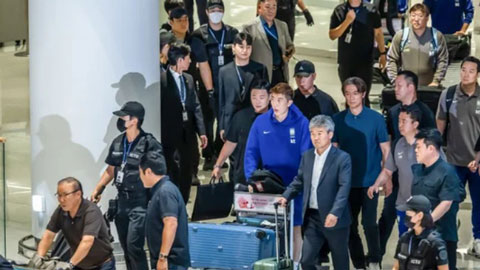 Hàng trăm cảnh sát phải bảo vệ ĐT Hàn Quốc trước sự phẫn nộ của NHM