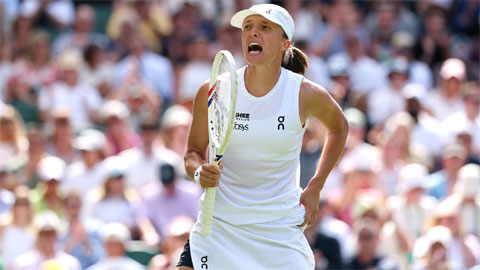 ĐKVĐ Iga Swiatek thắng chật vật ngày ra quân Wimbledon