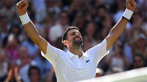 Djokovic cân bằng kỷ lục của Federer ở Wimbledon