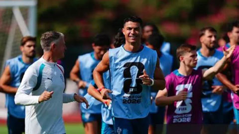Dàn phóng viên và NHM xếp hàng từ sớm để săn đón Ronaldo cùng ĐT Bồ Đào Nha