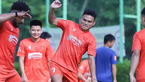 Trung vệ phải ĐT Việt Nam: Phạm Xuân Mạnh số 2 khó ai số 1