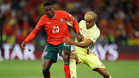 Nuno Mendes bỏ túi Lamine Yamal như chiếc kẹo