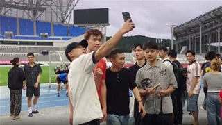 ĐT Việt Nam tiếp tục được săn đón sau chiến thắng trước Yongin FC