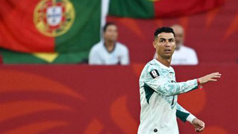 FIFA 'lỗ nặng' khi Ronaldo và Bồ Đào Nha ngã ngựa tại Wold Cup