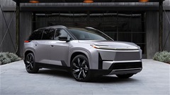 Toyota bất ngờ hoãn mẫu SUV điện được mong chờ nhất, chuyện gì đang xảy ra?