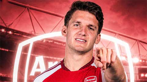 Arsenal đạt thỏa thuận chiêu mộ Christos Tzolis