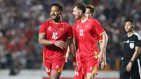 Xuân Son vô-lê ghi bàn siêu đẹp tung lưới Myanmar (Trực tiếp: Việt Nam 1-0 Myanmar)