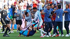 Dàn sao Argentina lao vào đánh cầu thủ Tây Ban Nha sau trận, Paredes lĩnh thẻ đỏ