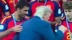 Rodri gây sốt sau chung kết World Cup 2026 với hành động dành cho Donald Trump
