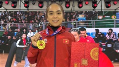 Nhà vô địch MMA và Jiujitsu châu Á, Lò Thị Phung đấu giá HCV hỗ trợ đồng bào vùng lũ Lai Châu