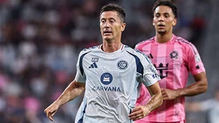 VIDEO Lewandowski cực quái khiến thủ môn Inter Miami tự đốt lưới nhà
