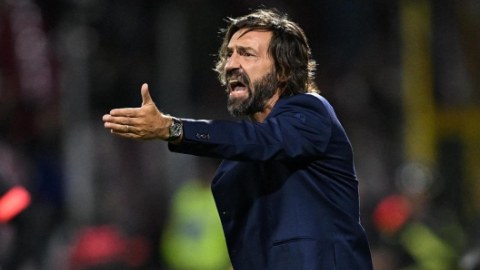 Pirlo dẫn dắt Italia: Canh bạc của Maldini