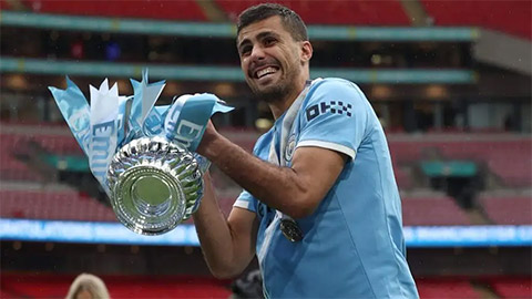Rodri thông báo với Man City muốn gia nhập Real Madrid
