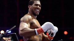 Anthony Joshua bị đánh ngã hai lần vẫn thắng knock-out trong trận tái xuất