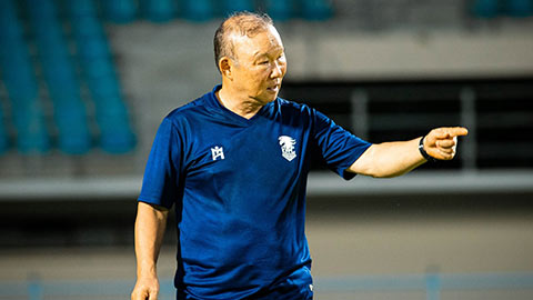 Ăn thua với đối thủ, HLV Park Hang Seo bất ngờ được khen