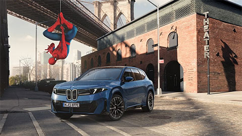 BMW - đối tác của Real Madrid gây bão vì đưa quảng cáo Spider-Man lên màn hình xe