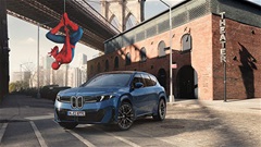 BMW - đối tác của Real Madrid gây bão vì đưa quảng cáo Spider-Man lên màn hình xe