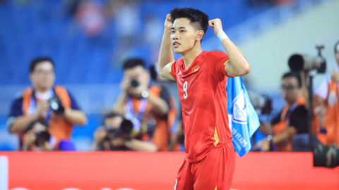 Đình Bắc  ghi bàn mở tỉ số (TRỰC TIẾP: Việt Nam 1-0 Campuchia)