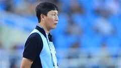 Vì sao HLV Kim Sang Sik không được mặc áo đen ở trận Việt Nam vs Campuchia? 