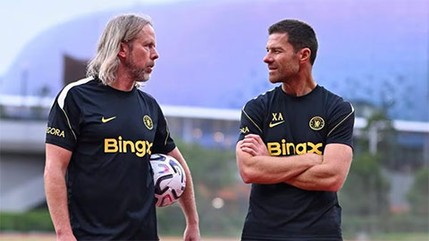Xabi Alonso gây sốc với 'bom tấn' không phải cầu thủ