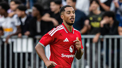 Youri Tielemans gây ấn tượng trước PSG, fan MU có lý do để kỳ vọng