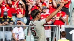 Trực tiếp MU 1-0 AC Milan: Maguire mở tỷ số