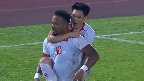 Xuân Son đánh đầu quá đẳng cấp mở tỷ số cho ĐT Việt Nam (TRỰC TIẾP: Malaysia 0-1 Việt Nam)