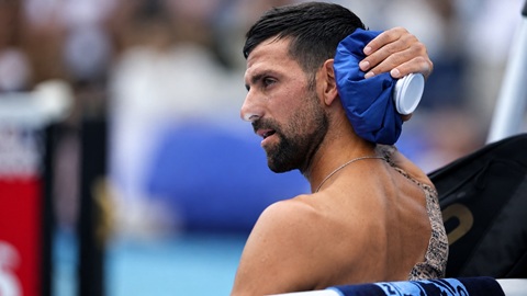 Djokovic kiệt sức dưới cái nóng Cincinnati