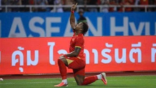 Vỡ òa cảm xúc với bàn mở tỷ số của Xuân Son (TRỰC TIẾP: Việt Nam 1-0 Malaysia )