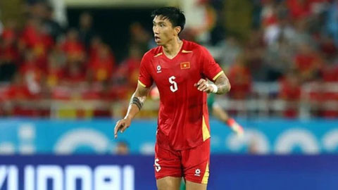 CĐV tiếc ngẩn ngơ với pha đánh đầu của Văn Hậu (TRỰC TIẾP: Việt Nam 0-0 Malaysia )