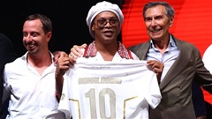 Ronaldinho trở lại sân cỏ ở tuổi 46, săn lùng bàn thắng thứ 300