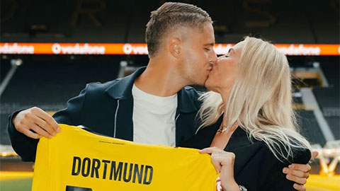Tân binh Dortmund yêu cô hàng cá