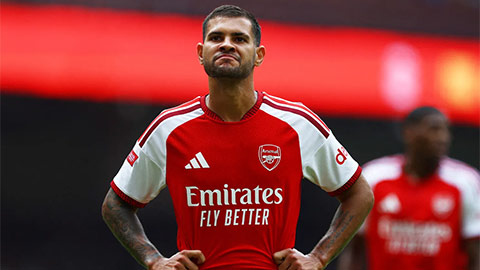Vì sao Arsenal vắng Guimaraes ở trận ra quân Ngoại hạng Anh?